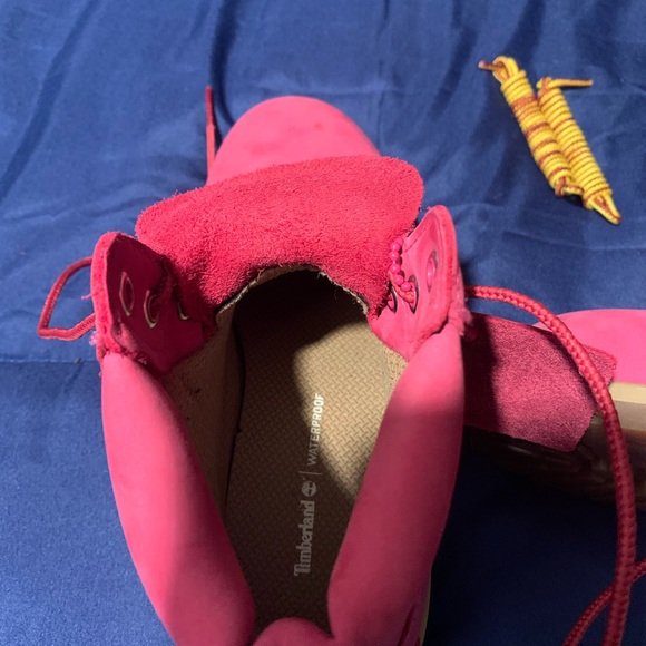 Pink Timberland girls boots. - Picture 4 of 8